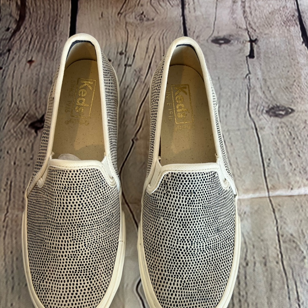 NIB Keds size 5.
